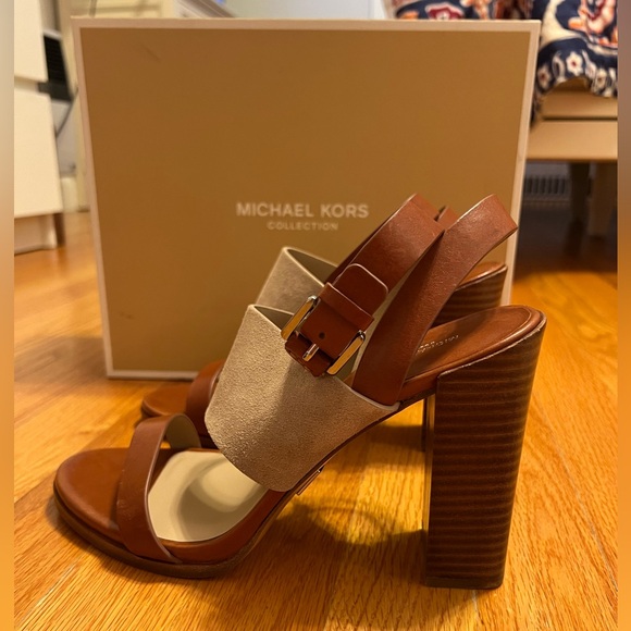 Michael Kors Collection Rigby Suede Sandals size 9 - BRAND NEW NEVER WORN - Picture 5 of 8